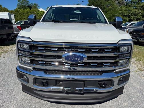 Star White 2026 Ford F-350 Lariat Super Duty