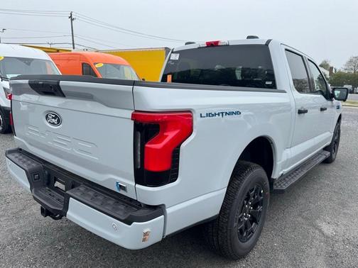 2025 Ford F-150 Lightning XLT