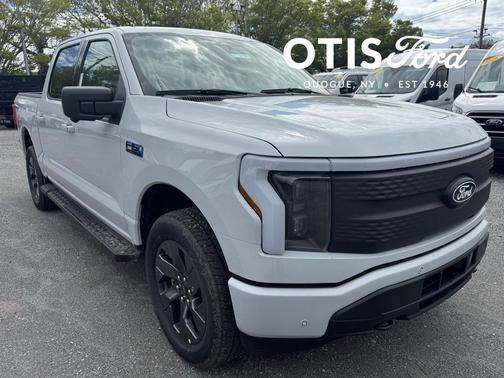 2025 Ford F-150 Lightning Flash