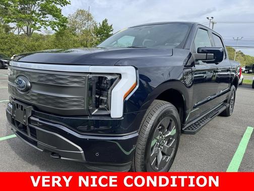 2022 Ford F-150 Lightning LARIAT