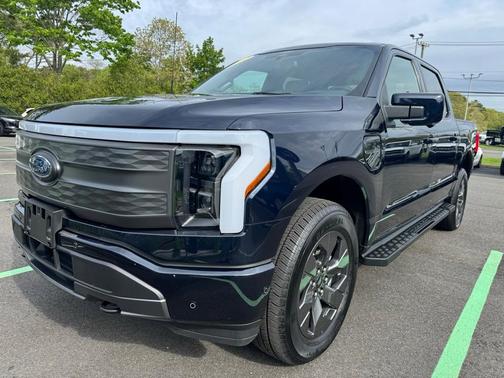 2022 Ford F-150 Lightning LARIAT