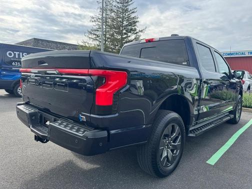 2022 Ford F-150 Lightning LARIAT