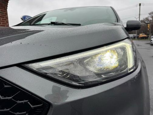 2022 Ford Edge ST Line