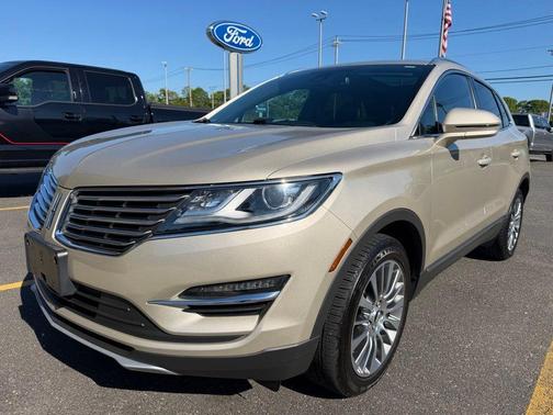 White Gold Metallic 2017 Lincoln MKC Reserve
