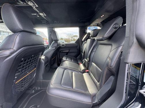 Shadow Black 2024 Ford Bronco Badlands