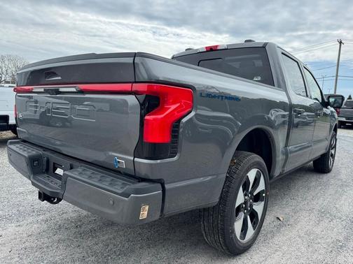 2025 Ford F-150 Lightning Platinum