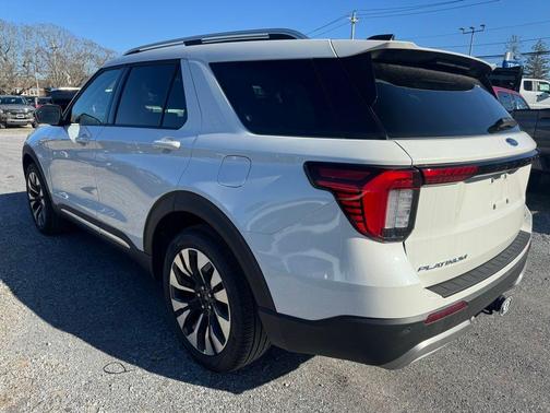 White Metallic 2026 Ford Explorer Platinum