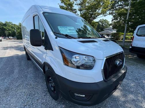 2025 Ford Transit-250 148 WB Medium Roof Cargo