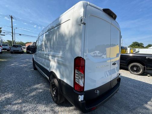 2025 Ford Transit-250 148 WB Medium Roof Cargo