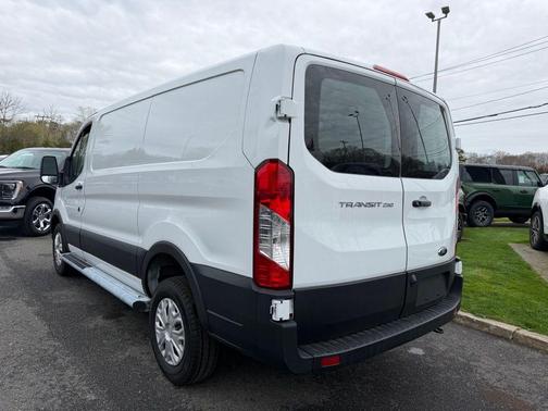 Oxford White 2024 Ford Transit-250 Base
