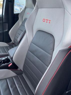 2024 Volkswagen Golf GTI 2.0T SE