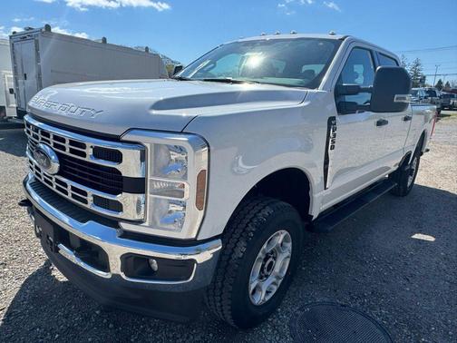 Oxford White 2026 Ford F-350 XLT