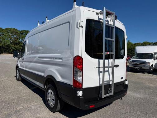 Oxford White 2022 Ford Transit-250 Base