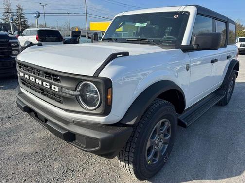 Oxford White 2026 Ford Bronco Big Bend