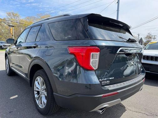 Blue Metallic 2023 Ford Explorer Limited