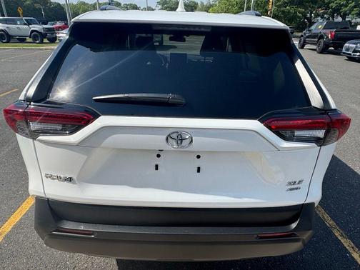 Ice 2025 Toyota RAV4 XLE