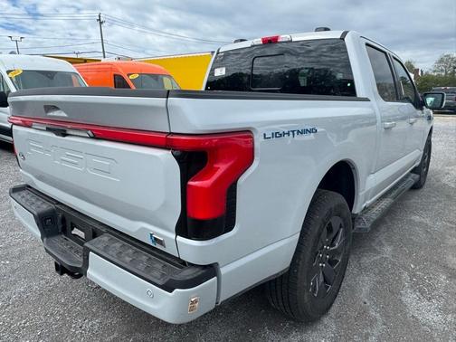 2025 Ford F-150 Lightning LARIAT