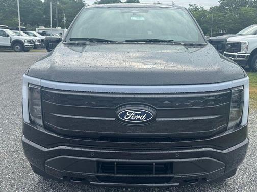 2025 Ford F-150 Lightning Platinum