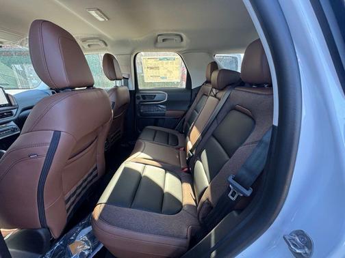 Oxford White 2025 Ford Bronco Sport Outer Banks