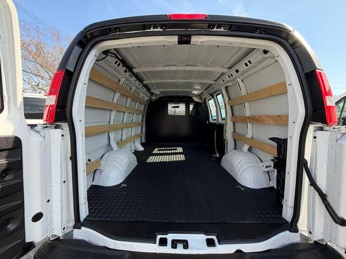 Summit White 2024 Chevrolet Express 2500 Work Van