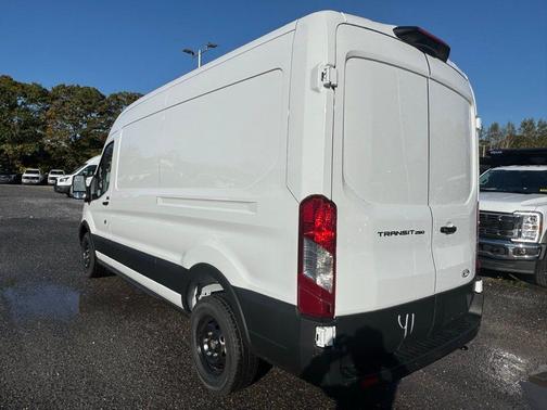 2026 Ford Transit-250 148 WB Medium Roof Cargo