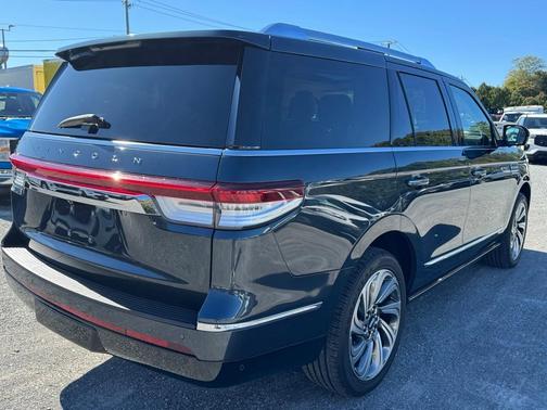 2022 Lincoln Navigator Reserve