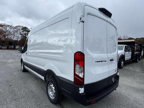 2026 Ford Transit-250 148 WB Medium Roof Cargo