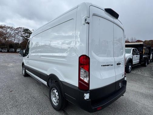 2026 Ford Transit-250 148 WB Medium Roof Cargo