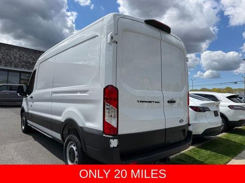 Oxford White 2026 Ford Transit-350 148 WB Medium Roof Cargo