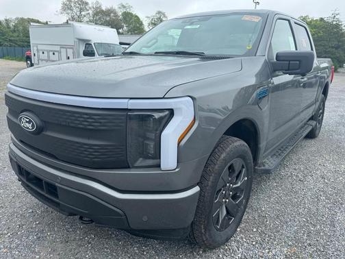 2025 Ford F-150 Lightning Flash