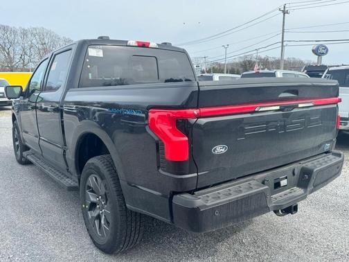 2025 Ford F-150 Lightning LARIAT