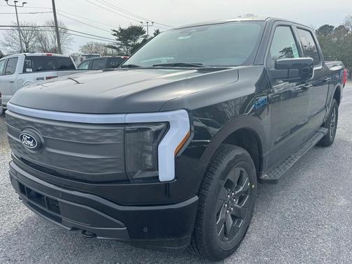 2025 Ford F-150 Lightning LARIAT