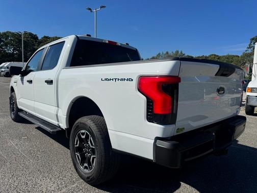 2022 Ford F-150 Lightning Pro