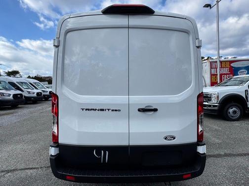 2026 Ford Transit-250 148 WB Medium Roof Cargo