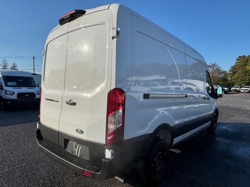 2026 Ford Transit-250 148 WB Medium Roof Cargo