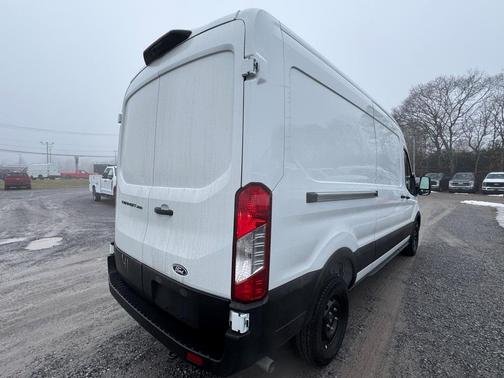2026 Ford Transit-250 148 WB Medium Roof Cargo