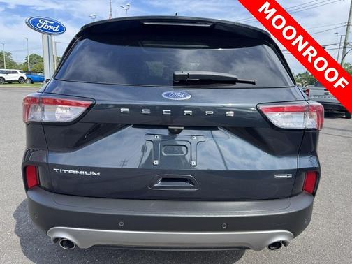 2022 Ford Escape Titanium Hybrid