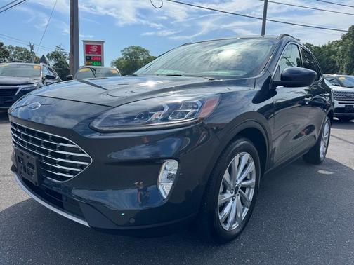 2022 Ford Escape Titanium Hybrid