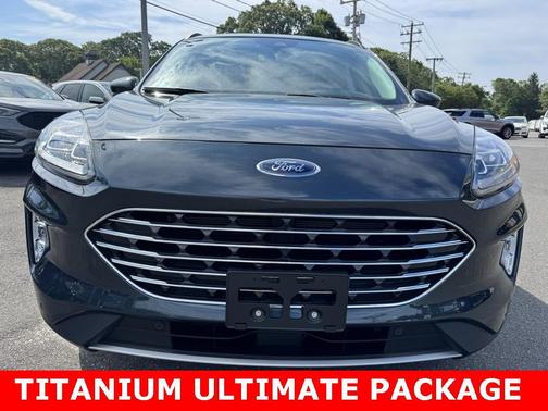 2022 Ford Escape Titanium Hybrid