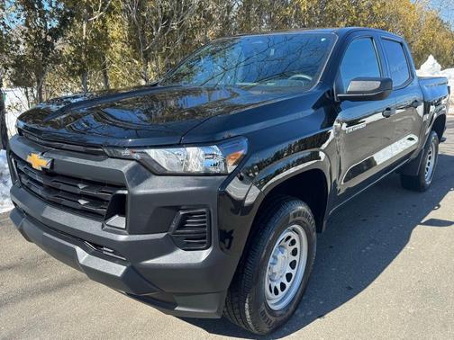 2024 Chevrolet Colorado WT