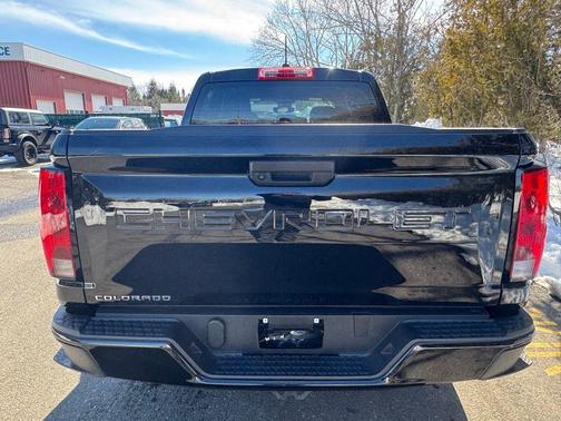2024 Chevrolet Colorado WT