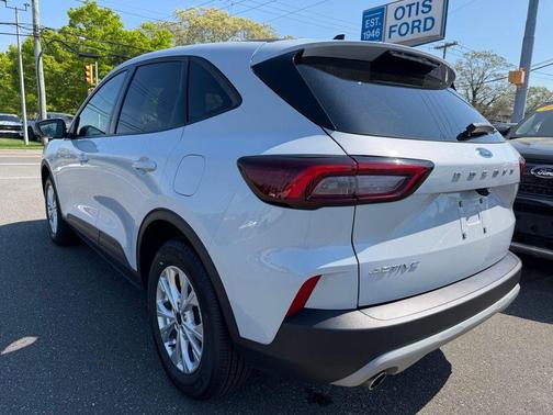 Silver Metallic 2025 Ford Escape Active
