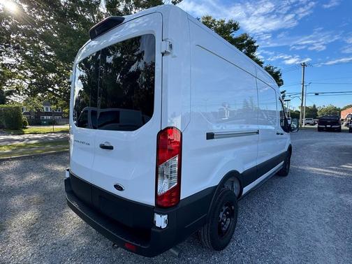 2025 Ford Transit-250 148 WB Medium Roof Cargo