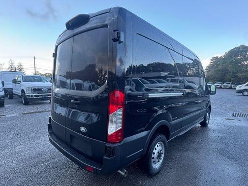 2026 Ford Transit-250 148 WB Medium Roof Cargo