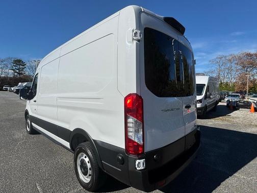 2024 Ford Transit-250 148 WB Medium Roof Cargo