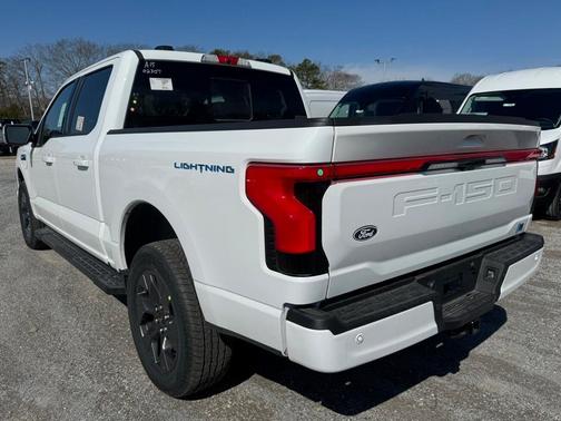 2025 Ford F-150 Lightning LARIAT