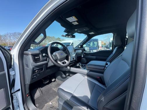 2025 Ford F-150 Lightning LARIAT