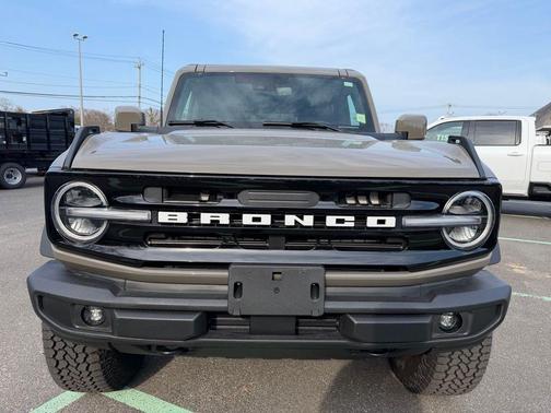Gray 2025 Ford Bronco Outer Banks
