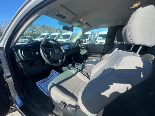 2017 Toyota Tacoma SR