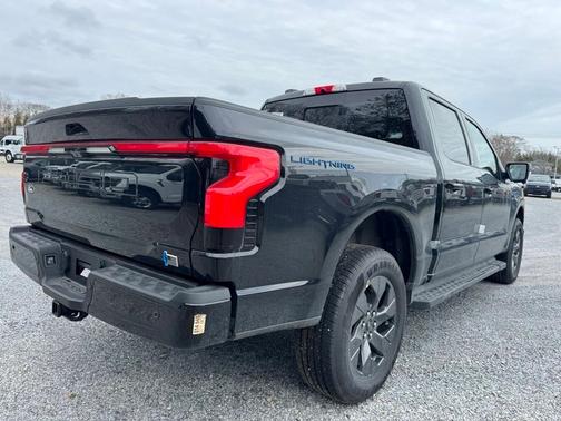 2025 Ford F-150 Lightning LARIAT